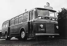 814459 Afbeelding van de Kromhout autobus nr. 1 (met carosserie van Jongerius) van het G.E.B.R.U. te Utrecht.